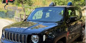 Rifiuti pericolosi e attività illegale, scoperta dai carabinieri officina abusiva nel Reggino