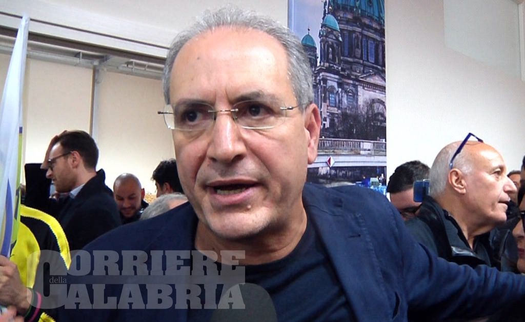 Abramo Customer Care non paga i dipendenti, Mascaro: «Grave lesione della dignità dei lavoratori»