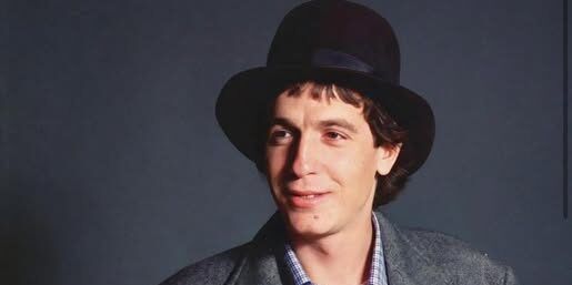 Mezzo secolo dopo il cielo di Rino Gaetano è sempre più blu. E chi vive in Calabria si sente parlato