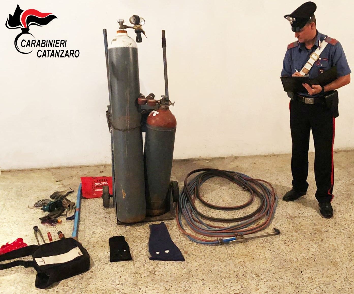 Tentano il colpo al McDonald’s di Catanzaro, arrestati