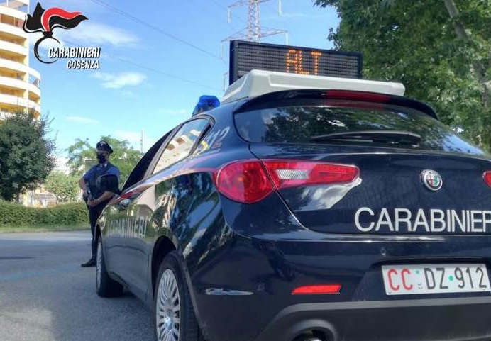 Cosenza, aggredisce la moglie: in manette un pregiudicato