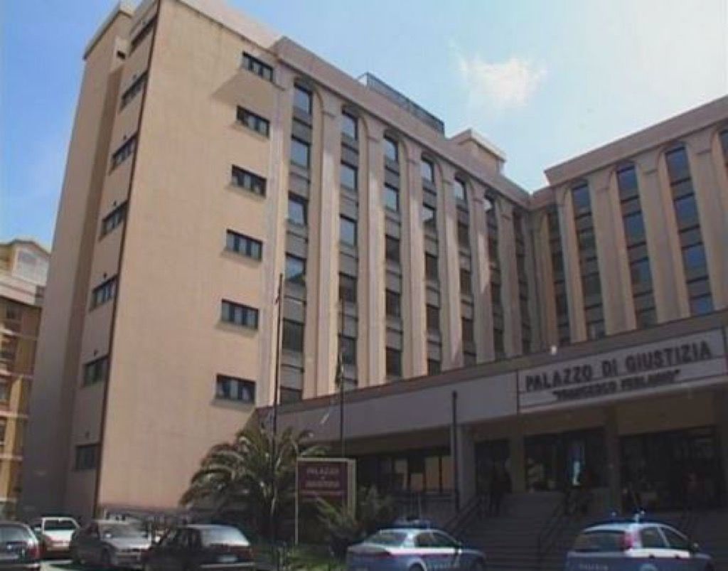 Denaro a un giudice per scarcerare ‘ndranghetisti: l’avvocato Veneto sceglie l’abbreviato