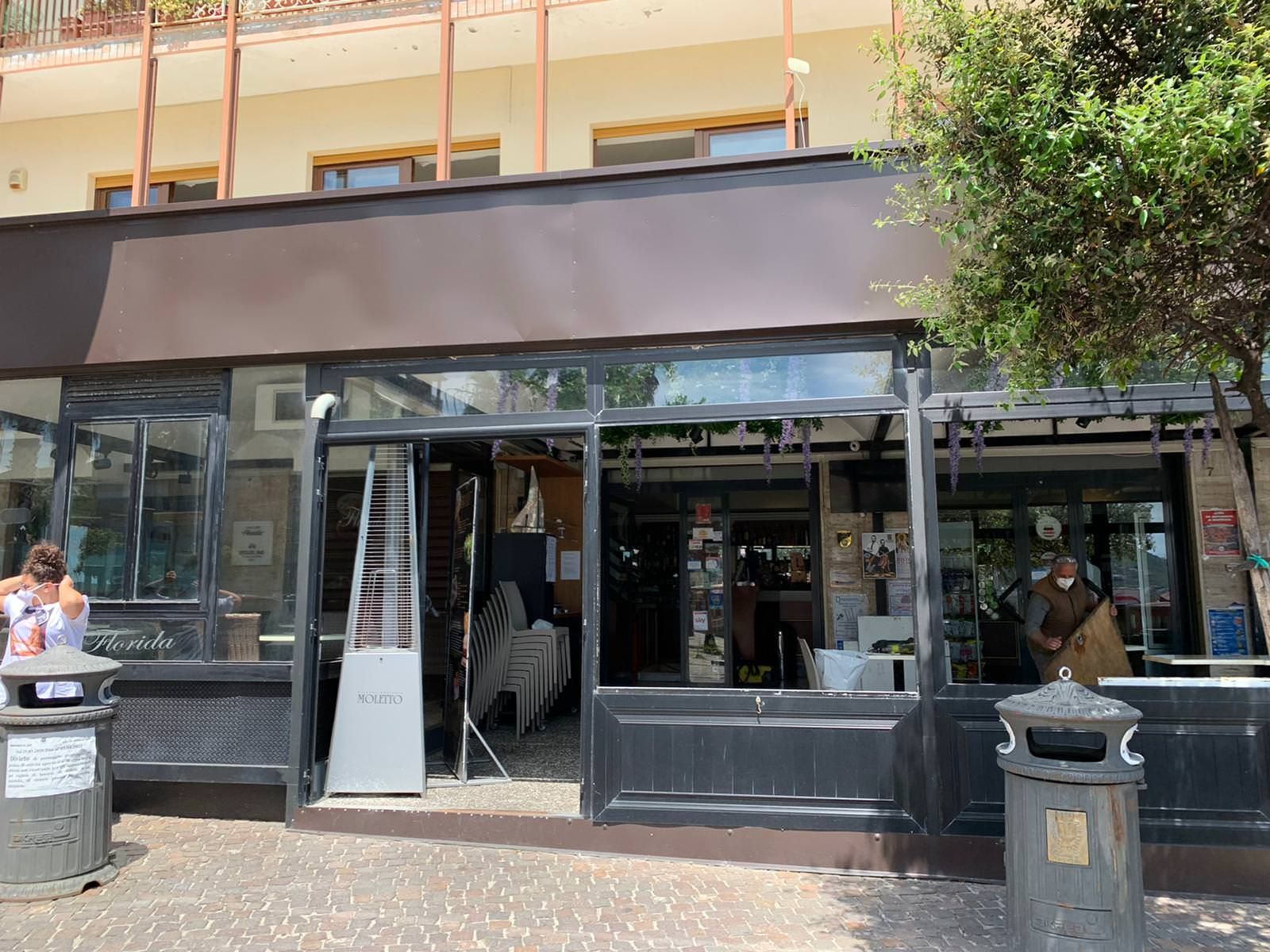 Fase 2, nel Crotonese i bar restano chiusi e i sindaci si schierano contro Jole Santelli