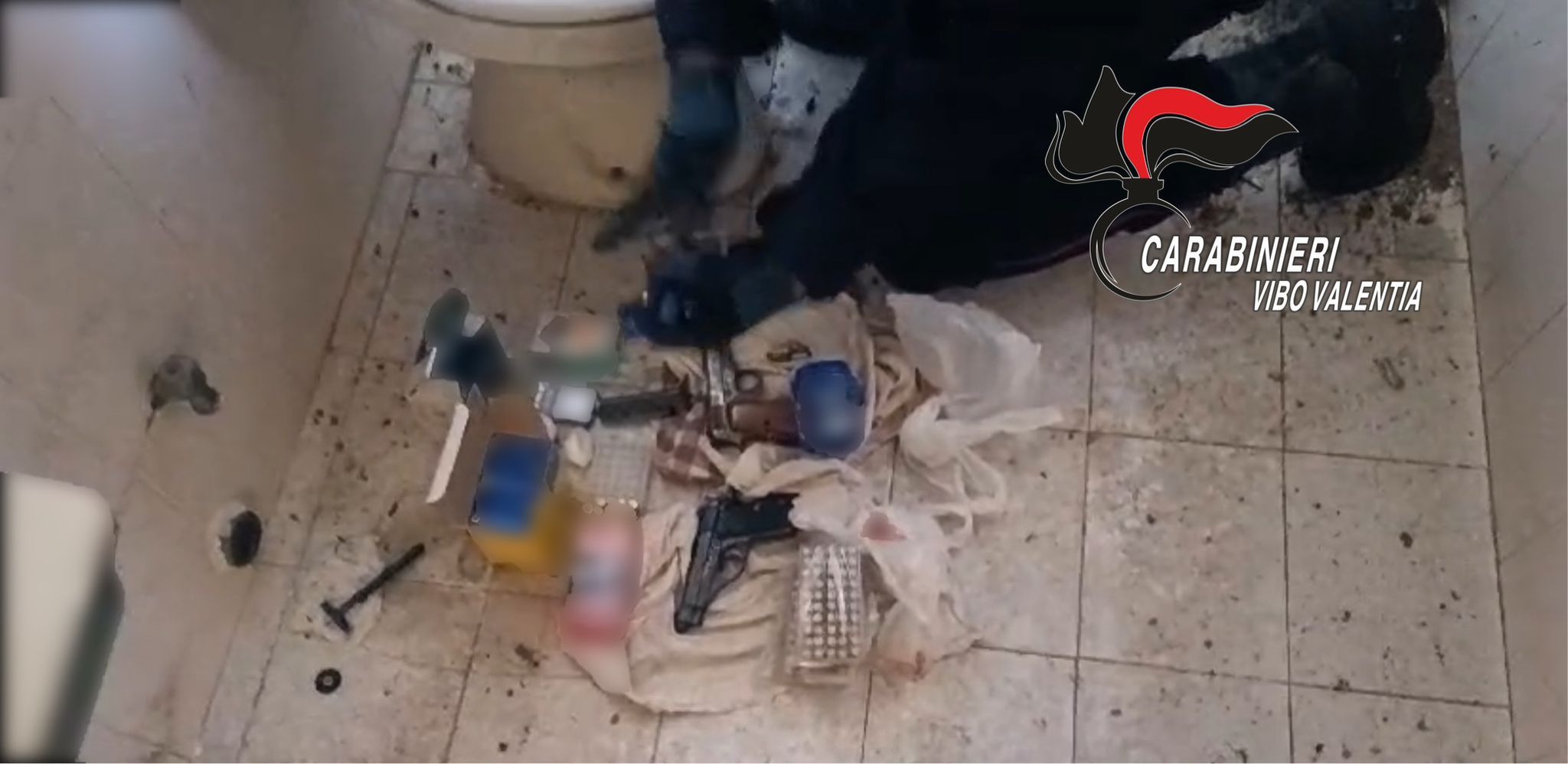Armi clandestine e cocaina, due arresti nel Vibonese