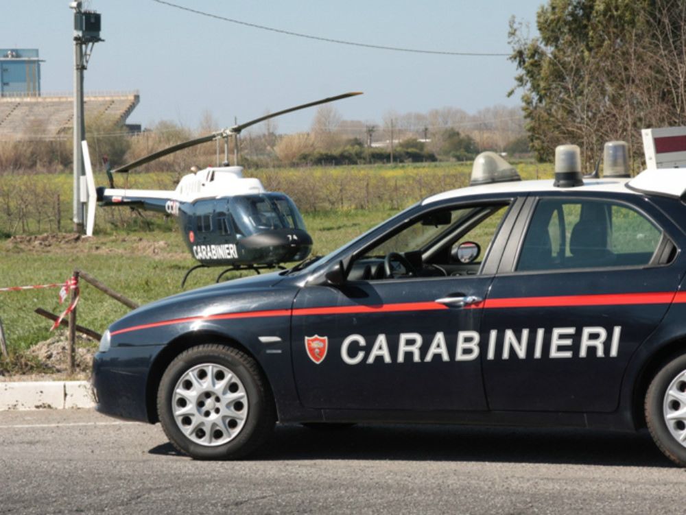 Latitante preso a Cassano, quartiere in rivolta per impedire l`arresto