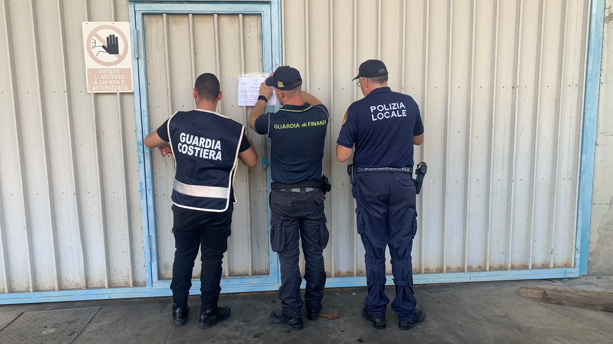 Fumi, gas e liquami rilasciati illegalmente nell’ambiente, sigilli ad un’azienda nel Vibonese