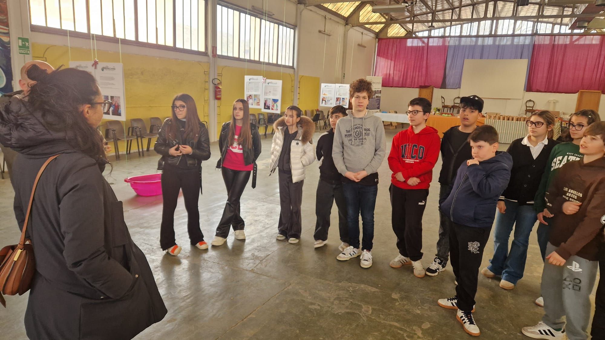 Cosenza, solidarietà sotto la pioggia: i ragazzi della scuola “G.B. Vico” volontari di Cena InFiera