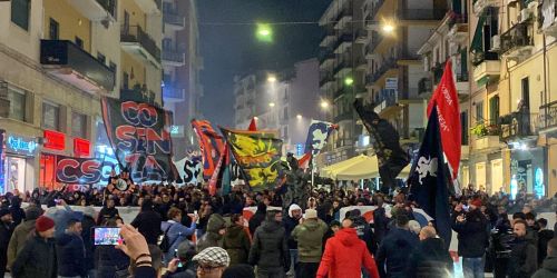 Cosenza, Guarascio unisce le due curve (che gli chiedono di andarsene)foto di Francesco Greco