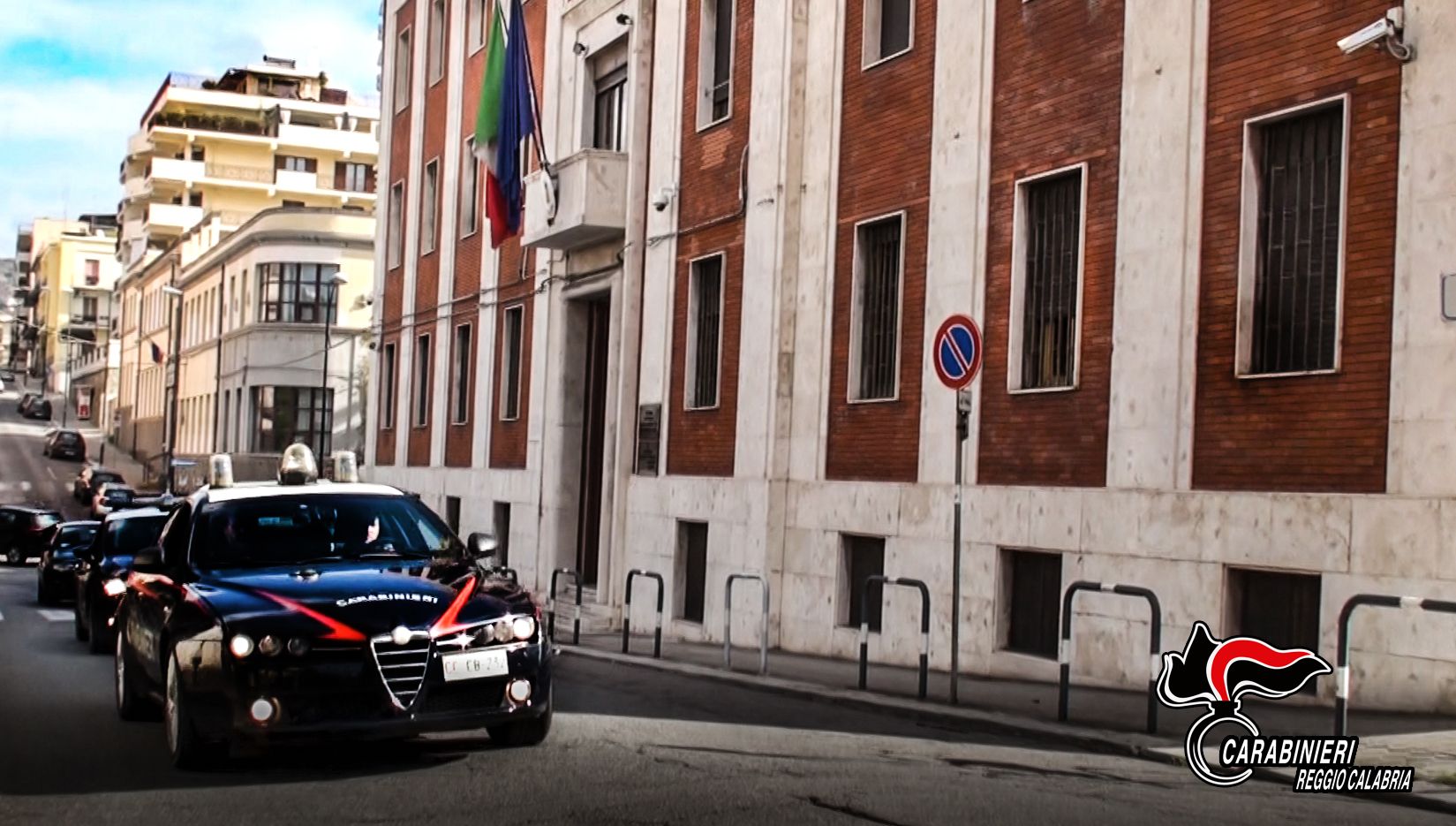 Reggio, i carabinieri soccorrono e salvano una donna in crisi respiratoria
