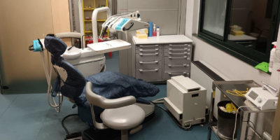 Studio dentistico abusivo sequestrato nel Lametino. Trovati farmaci scaduti, denunciato il titolare