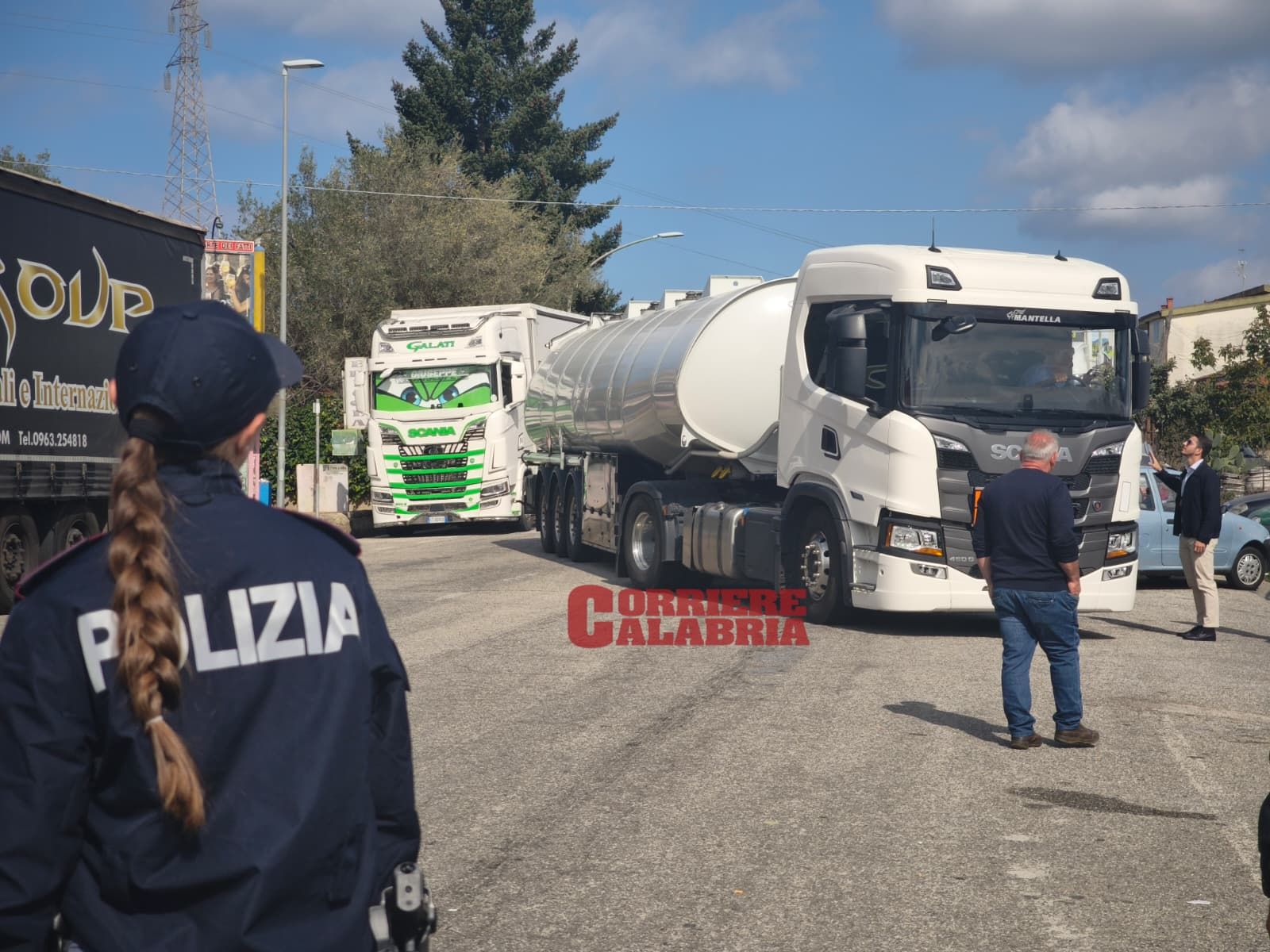 Presidi a Vazzano e Sant’Onofrio, scaffali vuoti e disagi. La protesta nel Vibonese si allarga: «Non riusciamo più ad andare avanti» – FOTO