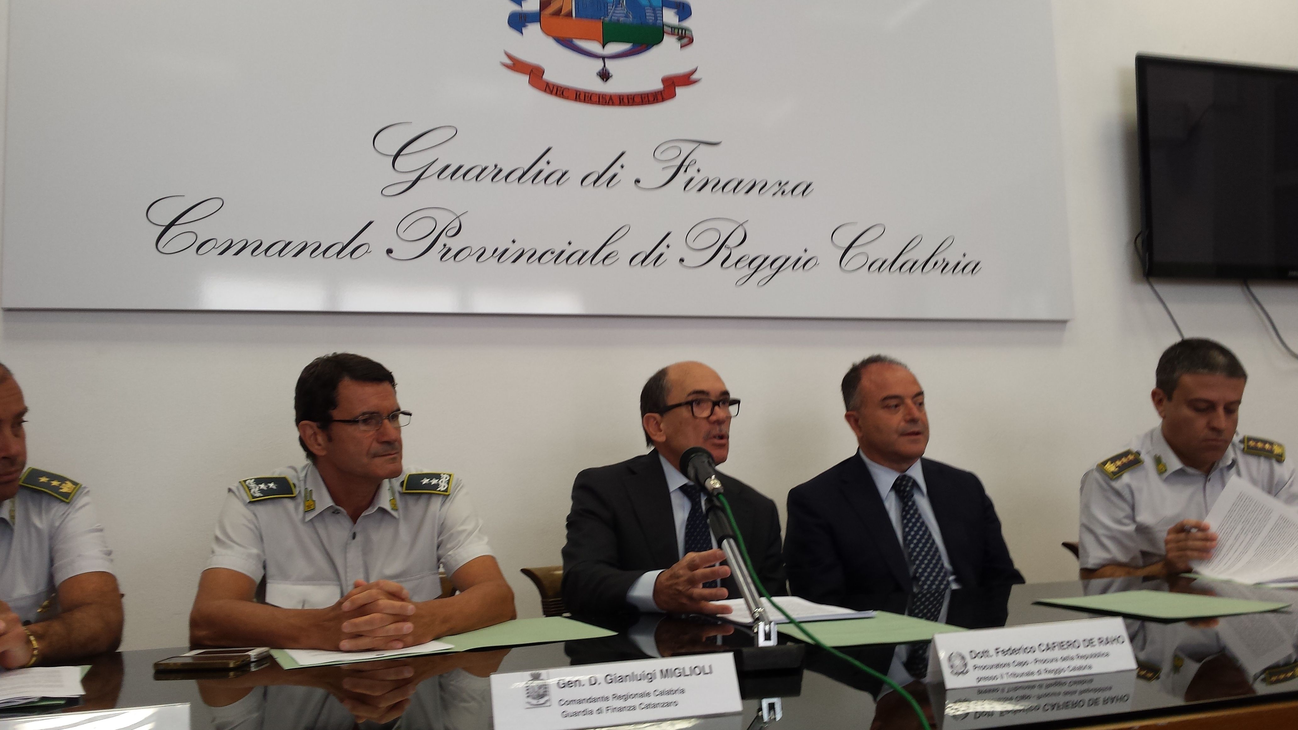 BACINELLA 2 | Colpo ai Commisso: 18 in manette