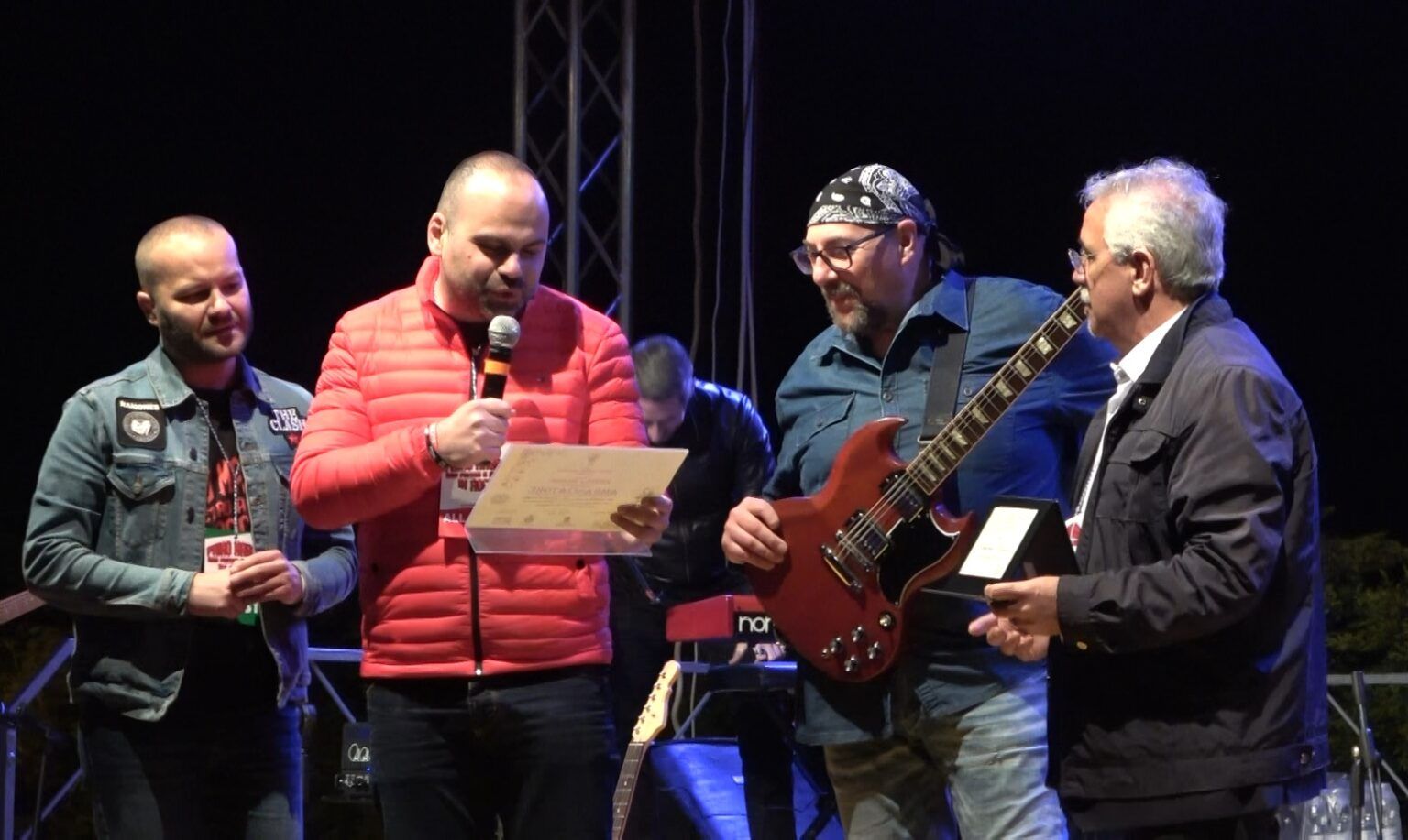 La bandana di Braido nella sala degli artisti a San Pietro a Maida