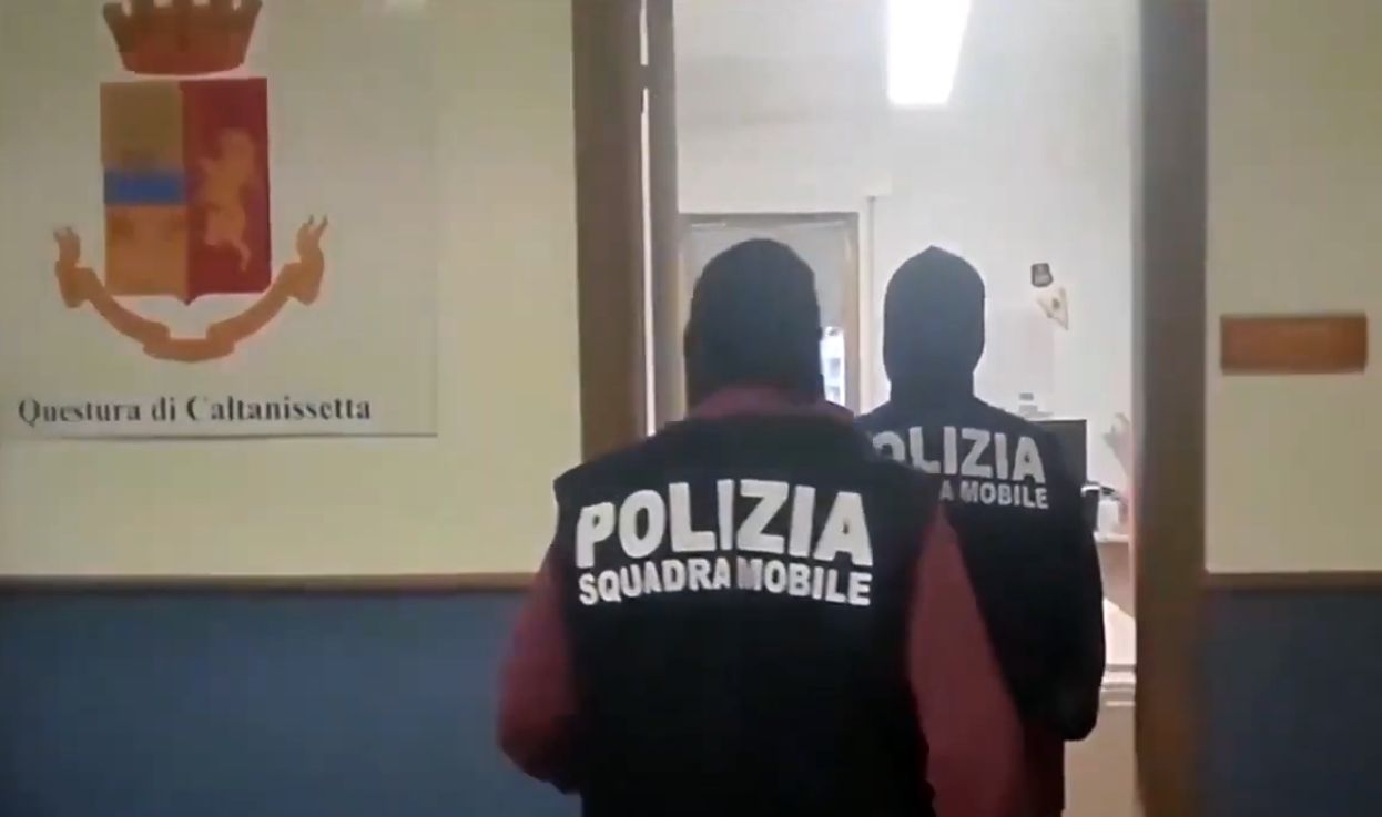 ‘Ndrangheta e Cosa nostra, gli affari tra i clan di Polistena e quelli di Gela: maxiblitz in Sicilia – VIDEO