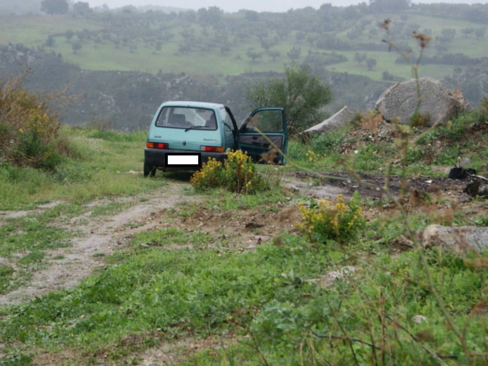 Investe l`ex compagna, non risponde alle domande del gip