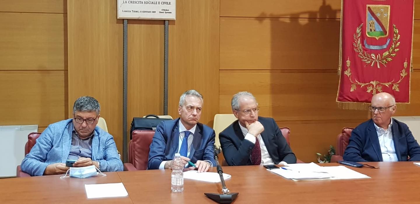 Lamezia, il Distretto del Cibo già "sepolto" dai rifiuti