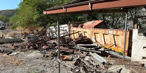 Rifiuti pericolosi e scarichi illegali, sigilli a un'azienda a Nocera Terinese