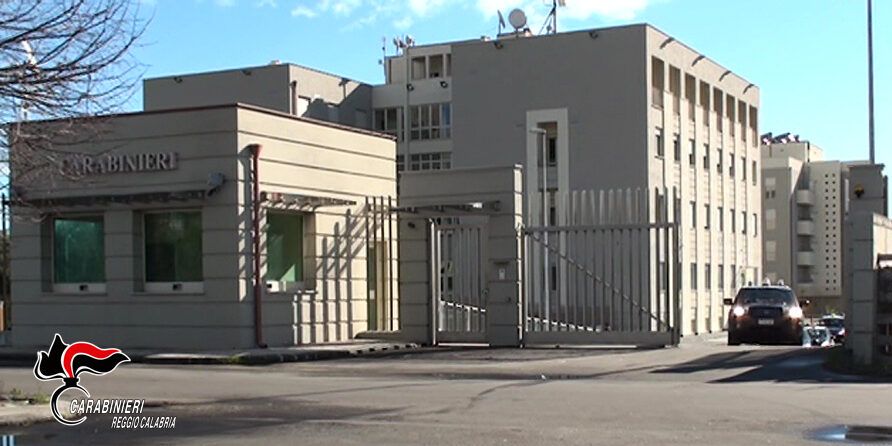 A Locri denunce per guida in stato d’ebbrezza e detenzione di stupefacenti