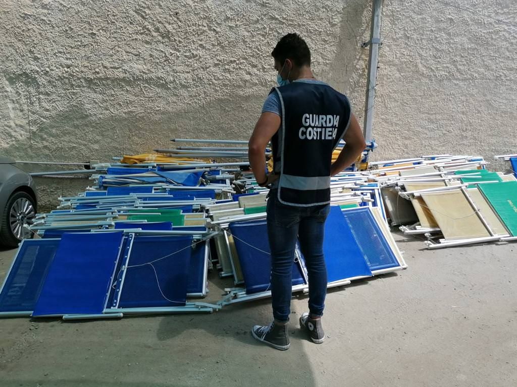 Lidi abusivi sulla "Costa degli Dei", quattro denunce e sequestri – FOTO