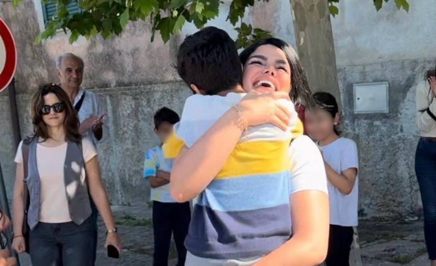 Marjan Jamali lascia il carcere, la 29enne iraniana riabbraccia il figlio a Camini