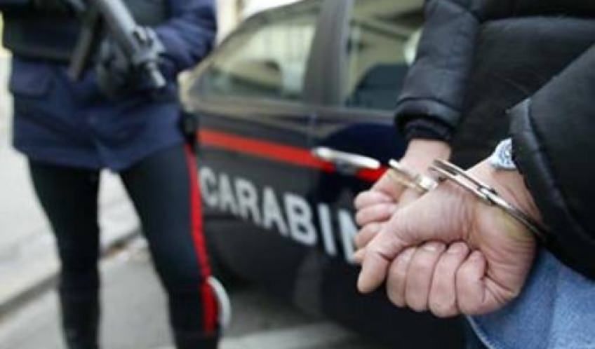 Aggredisce un amico nella sua abitazione, arrestato 57enne