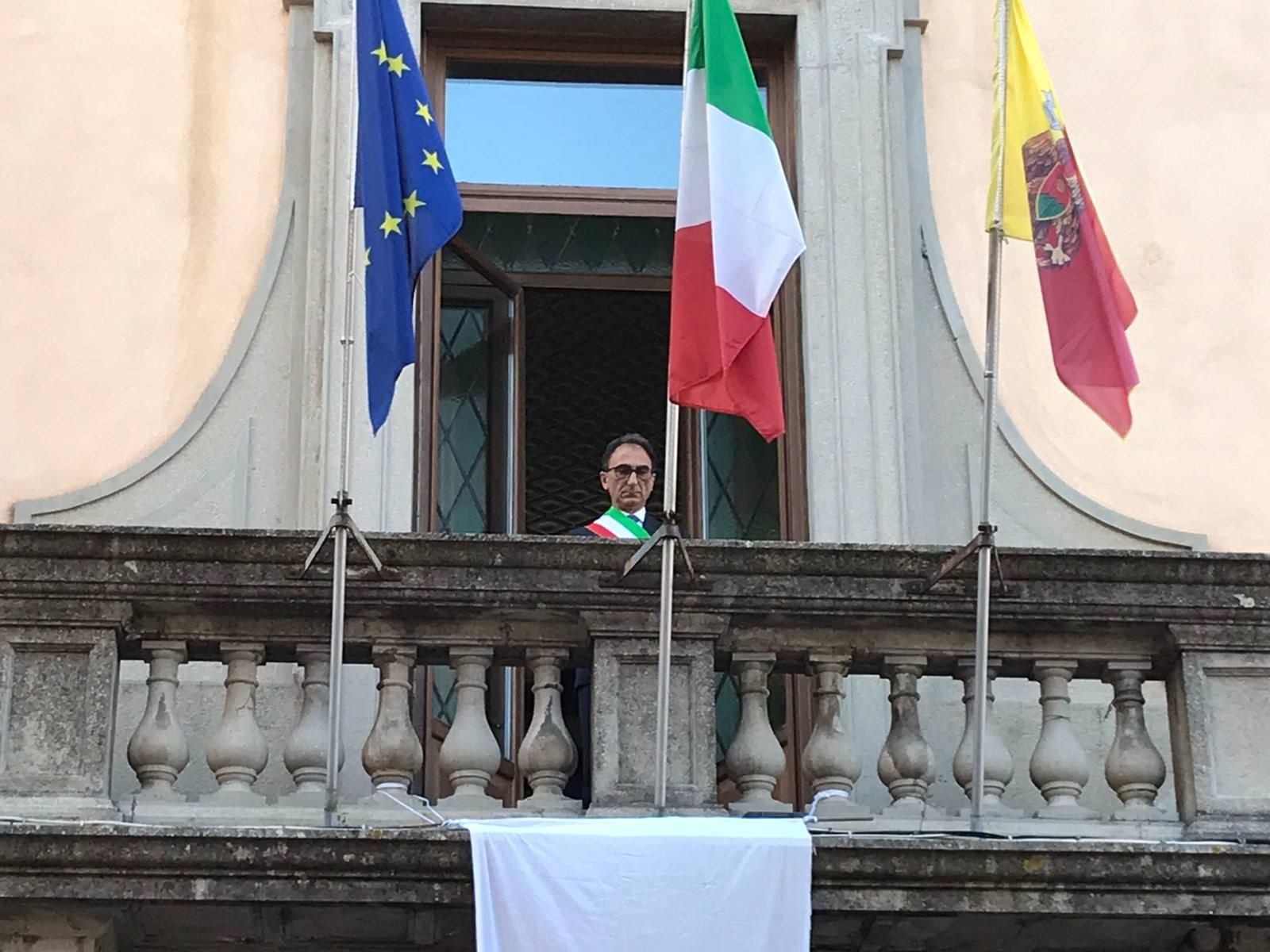 Strage di Capaci, Abramo partecipa al flashmob e minuto di silenzio
