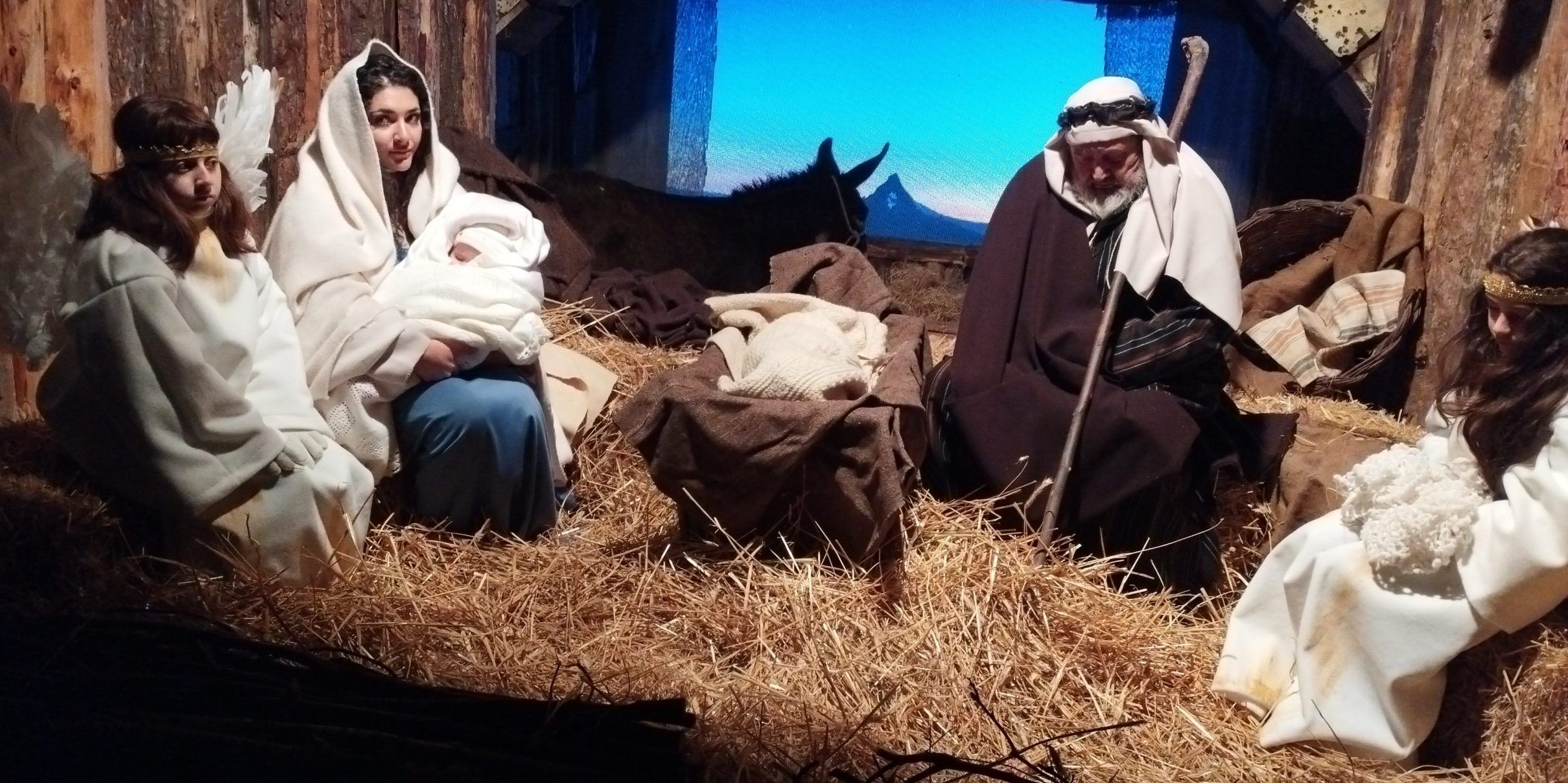“Il Pane dal Cielo”, tra fascino e suggestione ecco il Presepe Vivente di Panettieri – FOTO