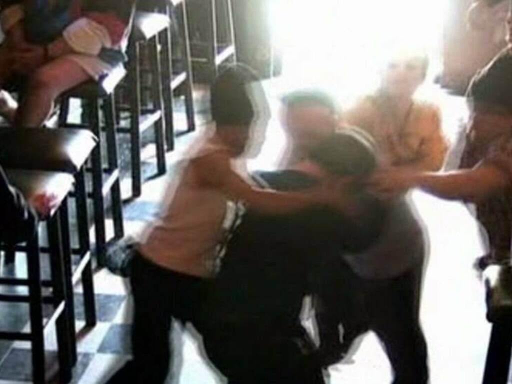 Sequestro e violenza sul nuovo compagno dell’ex moglie, due reggini a processo