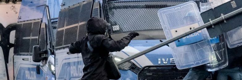 Scontri al corteo pro Palestina, Mattarella: vicino agli agenti feriti