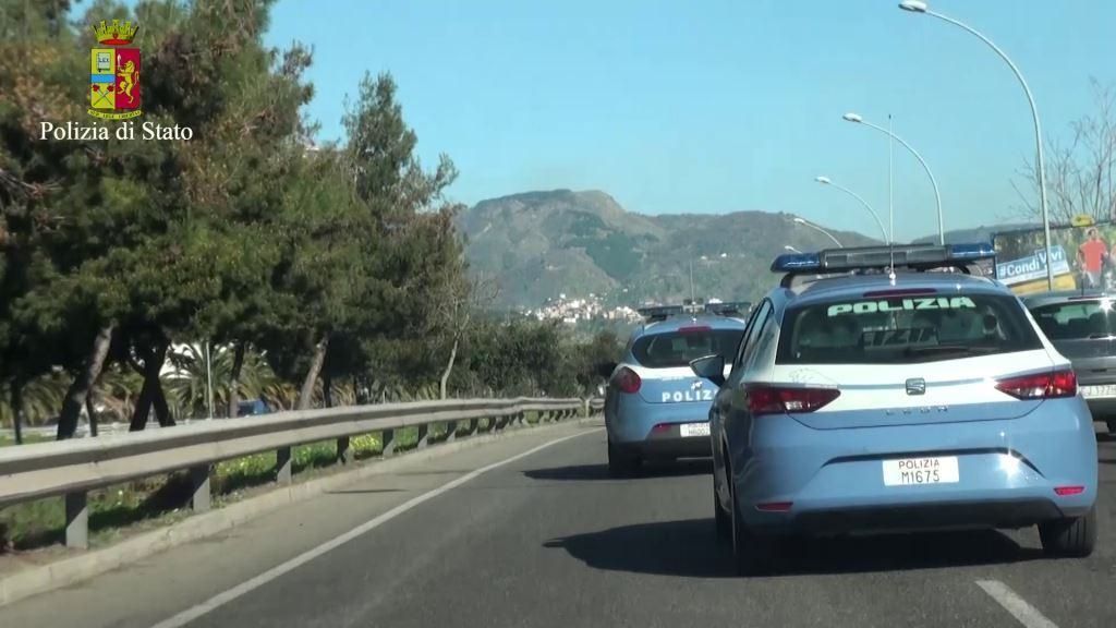 Trova il ladro della sua auto e chiama la polizia, arrestato 46enne