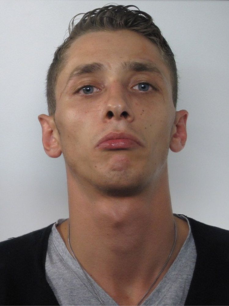 Vibo, "colpo" in banca da madre a figlio