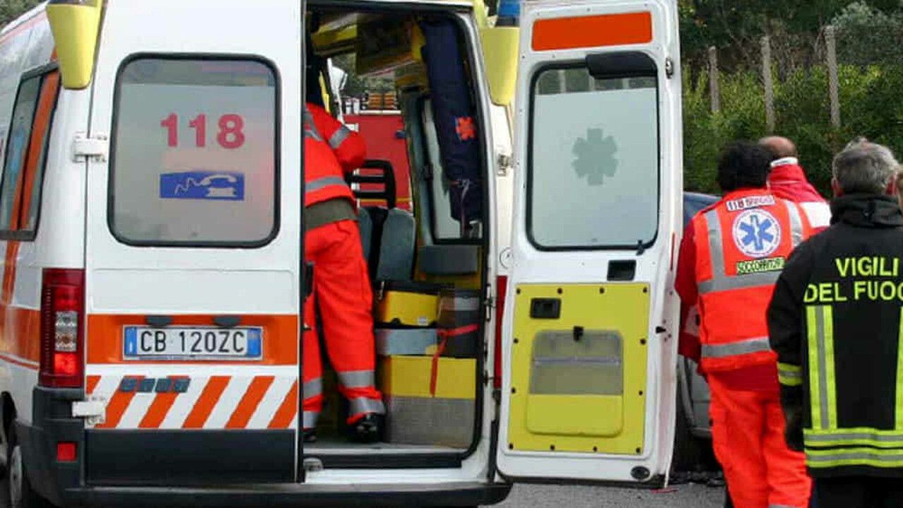 Tragedia a Catanzaro: padre e figlia di 7 anni muoiono in un incidente stradale