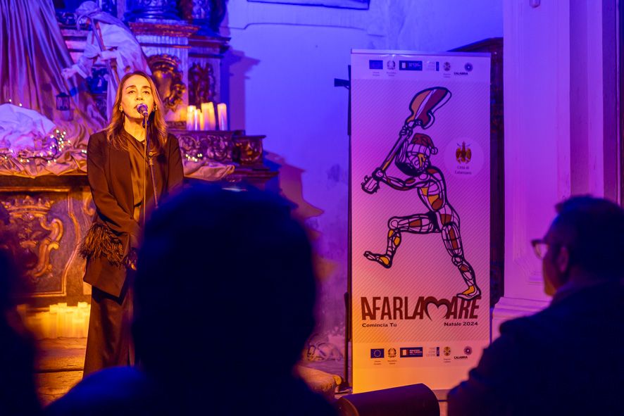 Amalia Grè incanta il pubblico della V edizione di “A Farla Amare Comincia tu”