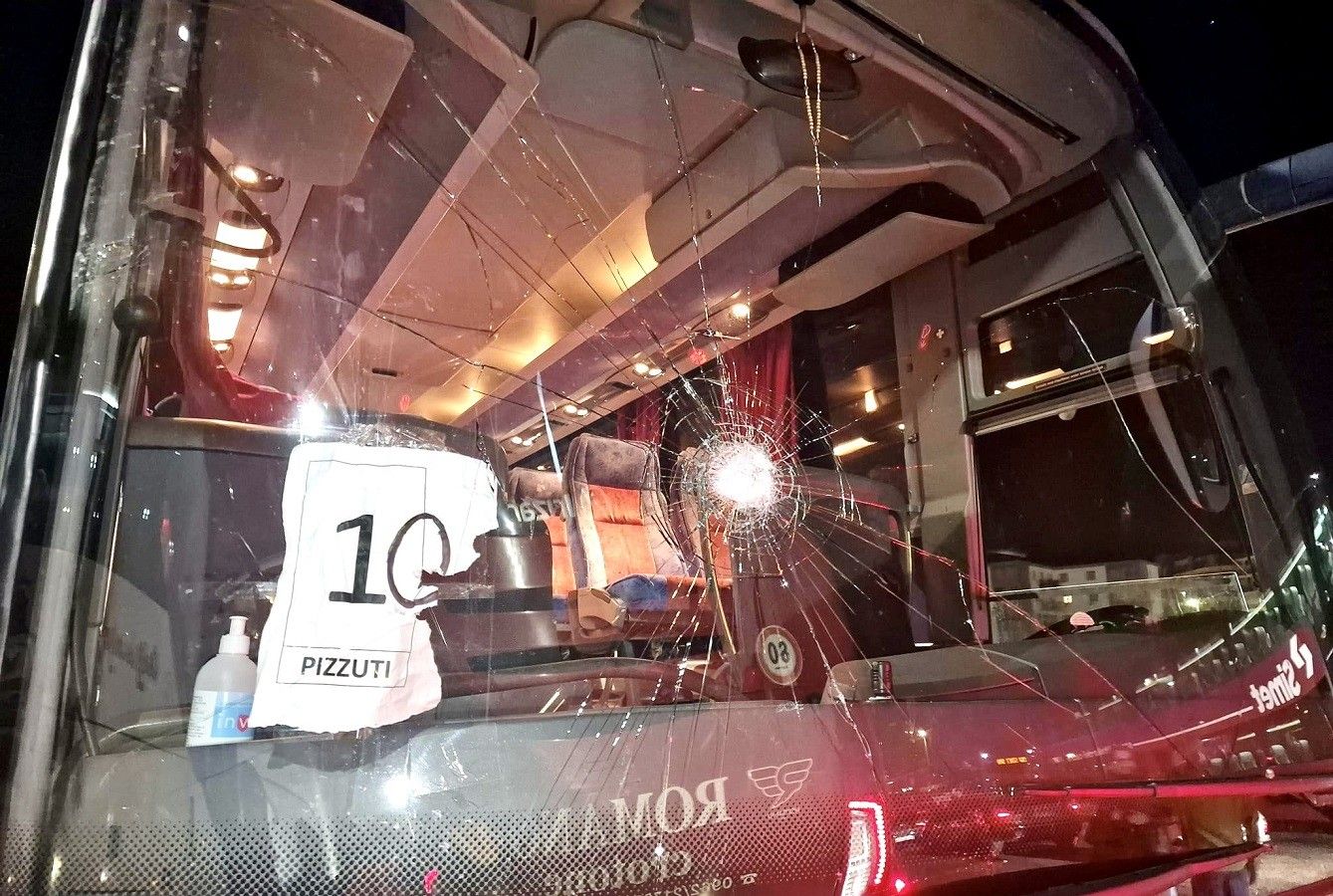 Scontri nel derby calabrese Catanzaro-Crotone, emessi 9 Daspo