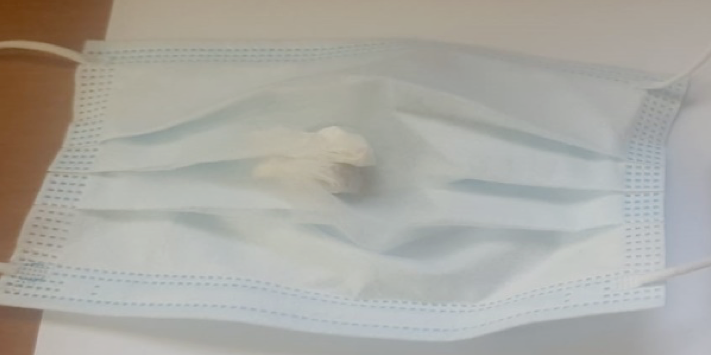 Crotone, i nuovi trucchi dei pusher: cocaina nascosta nella mascherina e nella bici