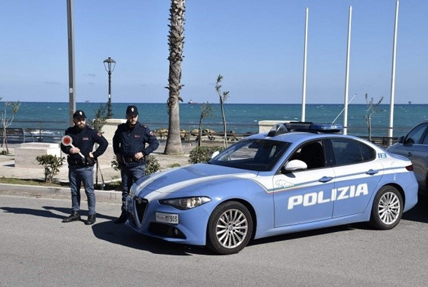 Pretende soldi per la droga e devasta casa: arrestato 44enne a Crotone