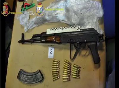 ‘Ndrangheta, blitz interforze contro i clan di Cosenza: 18 fermi – VIDEO E NOMI