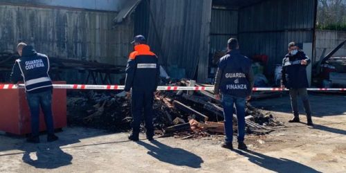 Metalli pesanti nel suolo e in mare, torrente avvelenato e maxi sequestro nel Vibonese