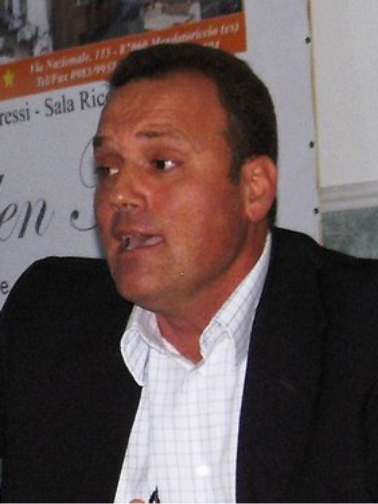 In fiamme l`auto del sindaco di Mandatoriccio