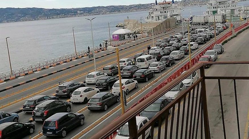 Agli imbarchi di Villa San Giovanni anche oggi 3 ore di attesa