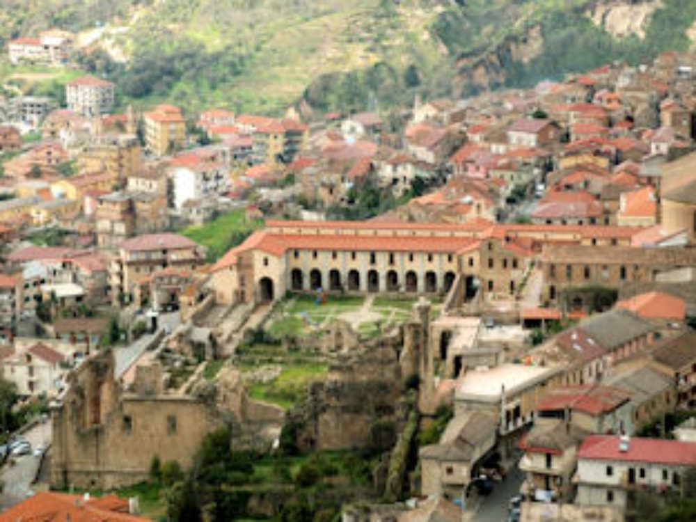 Soriano, incendiata l`auto del sindaco