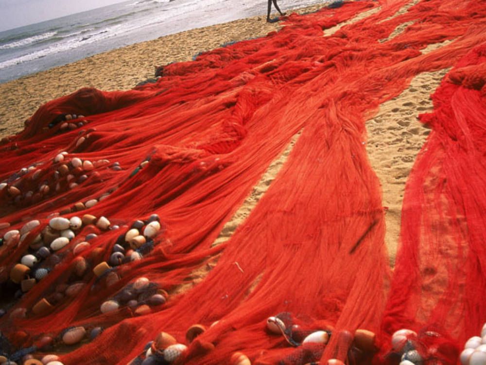 Sequestrate reti nell`area marina protetta di Isola Capo Rizzuto