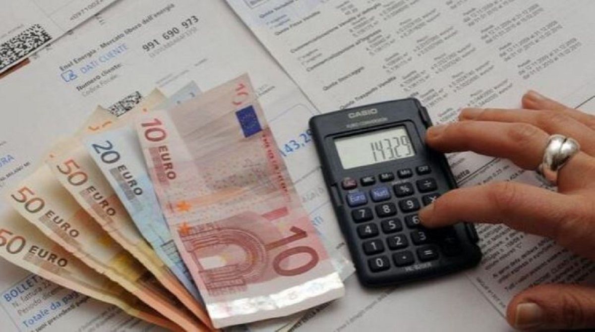 Bollette, in Calabria 1.789 euro a famiglia nel 2024