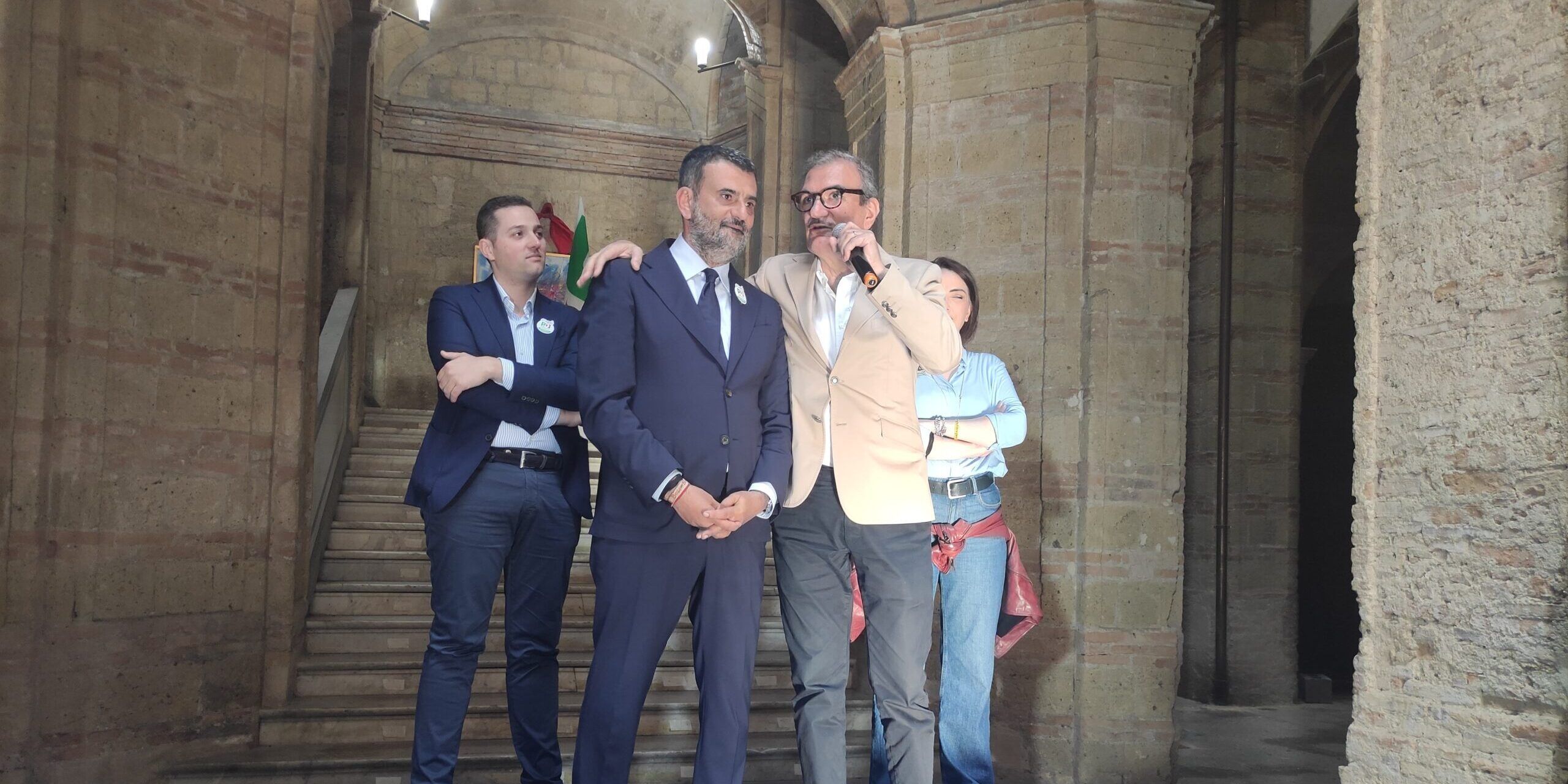 Decaro a Vibo: «Spero che Romeo diventi sindaco. Su di me attacco mediatico» – FOTO