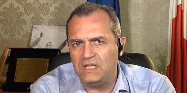 de Magistris: «Vogliono ancora colpirmi perché sono incorruttibile»