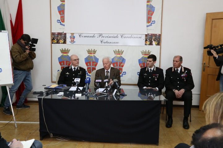 Tentata rapina nel centro di Catanzaro, arrestato 28enne