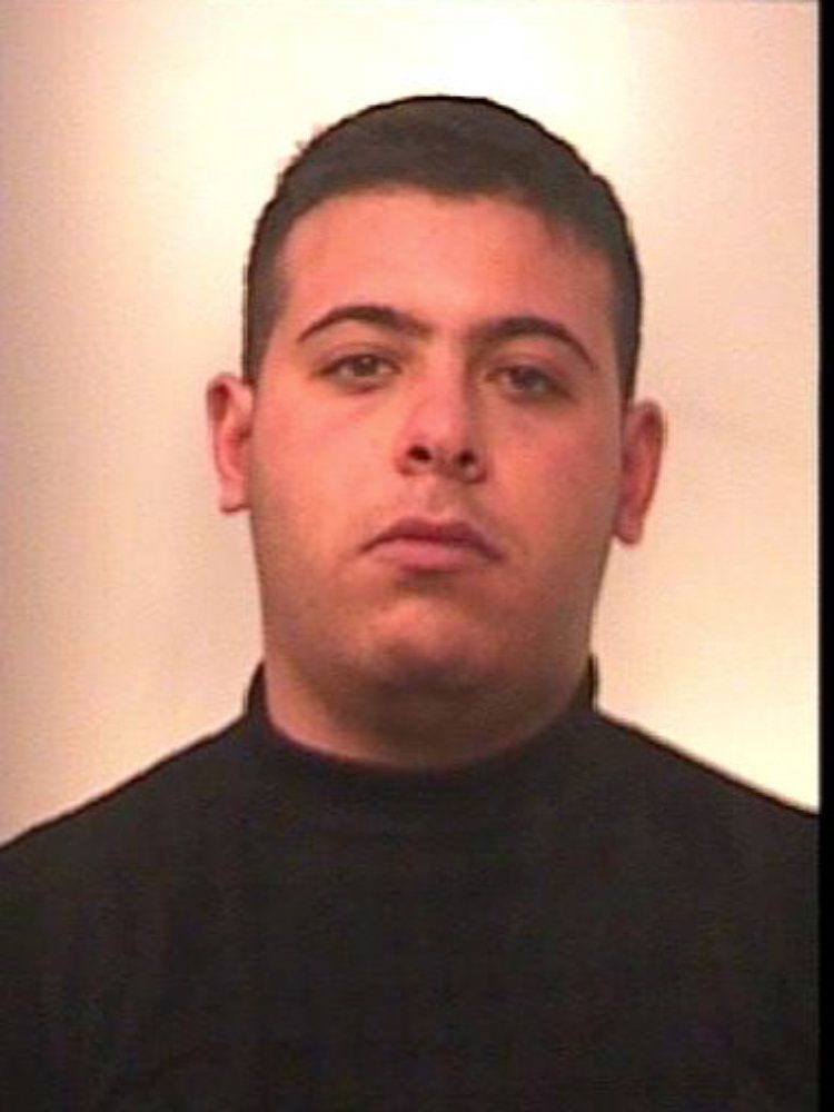 Arsenale e droga in un ovile a San Luca