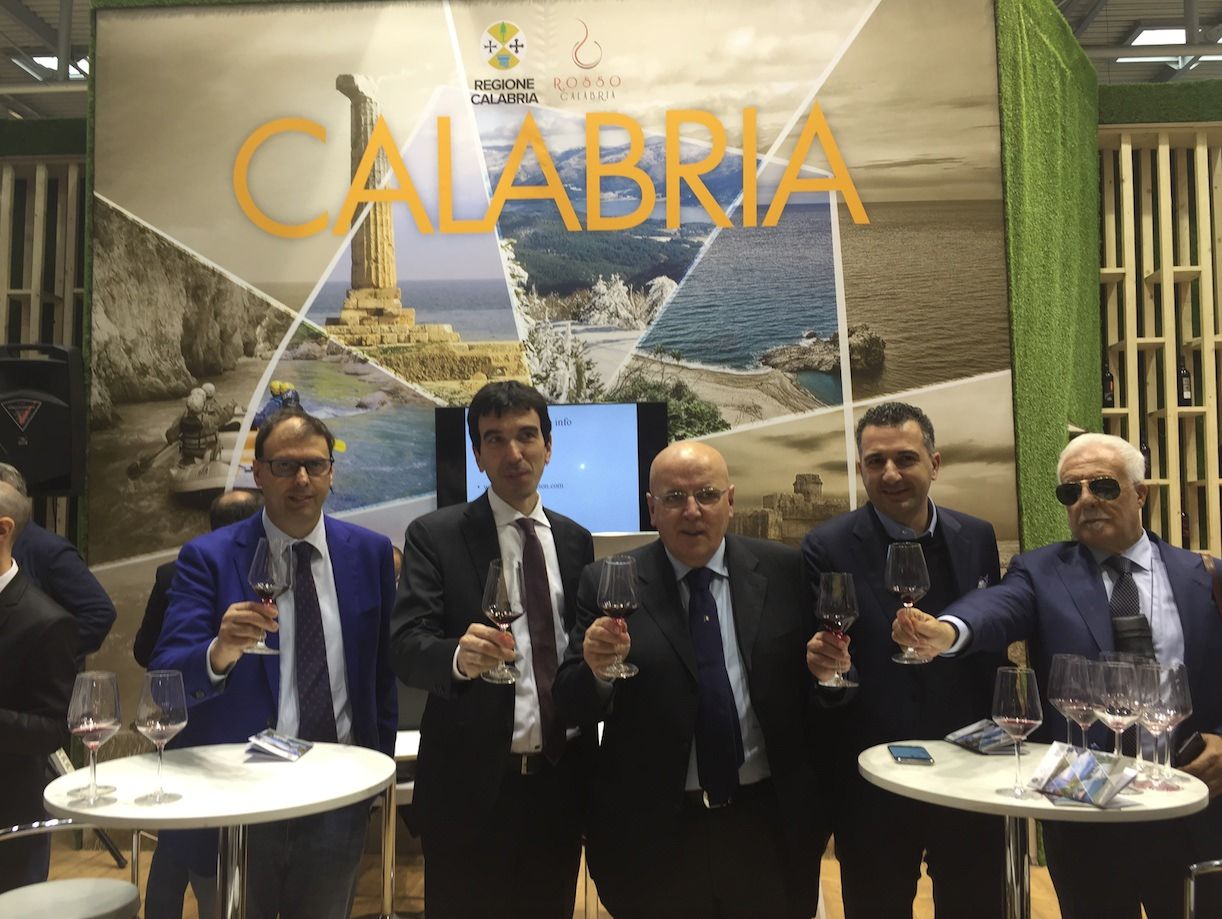 Vinitaly, Martina loda il lavoro della Regione