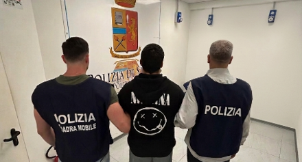 Favoreggiamento dell’immigrazione clandestina, la Polizia di Crotone arresta latitante uzbeko