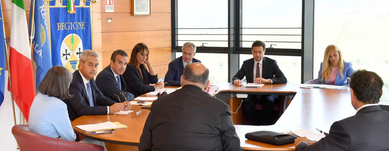 Dalla Giunta regionale via libera al sostegno per famiglie e teatri